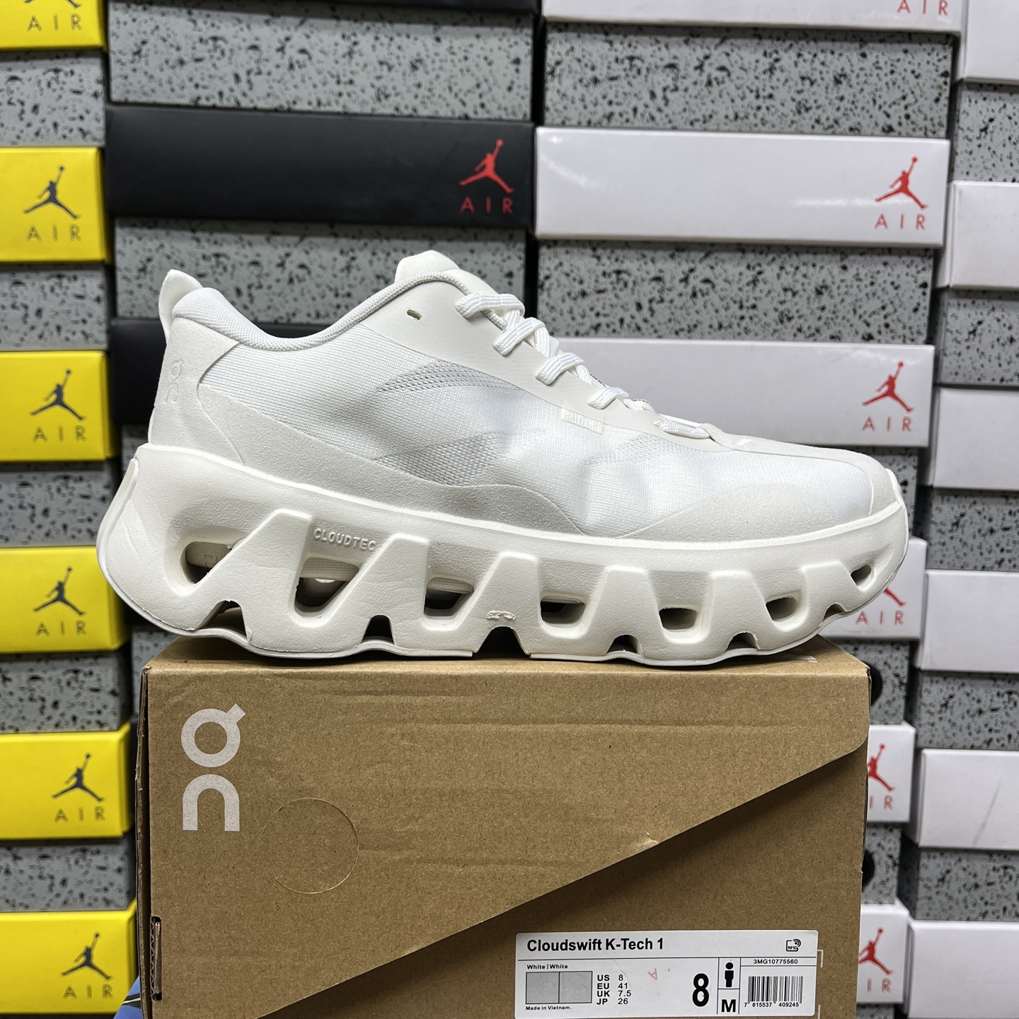 On Running K-Tech 1 Kith Tofu - Image 11