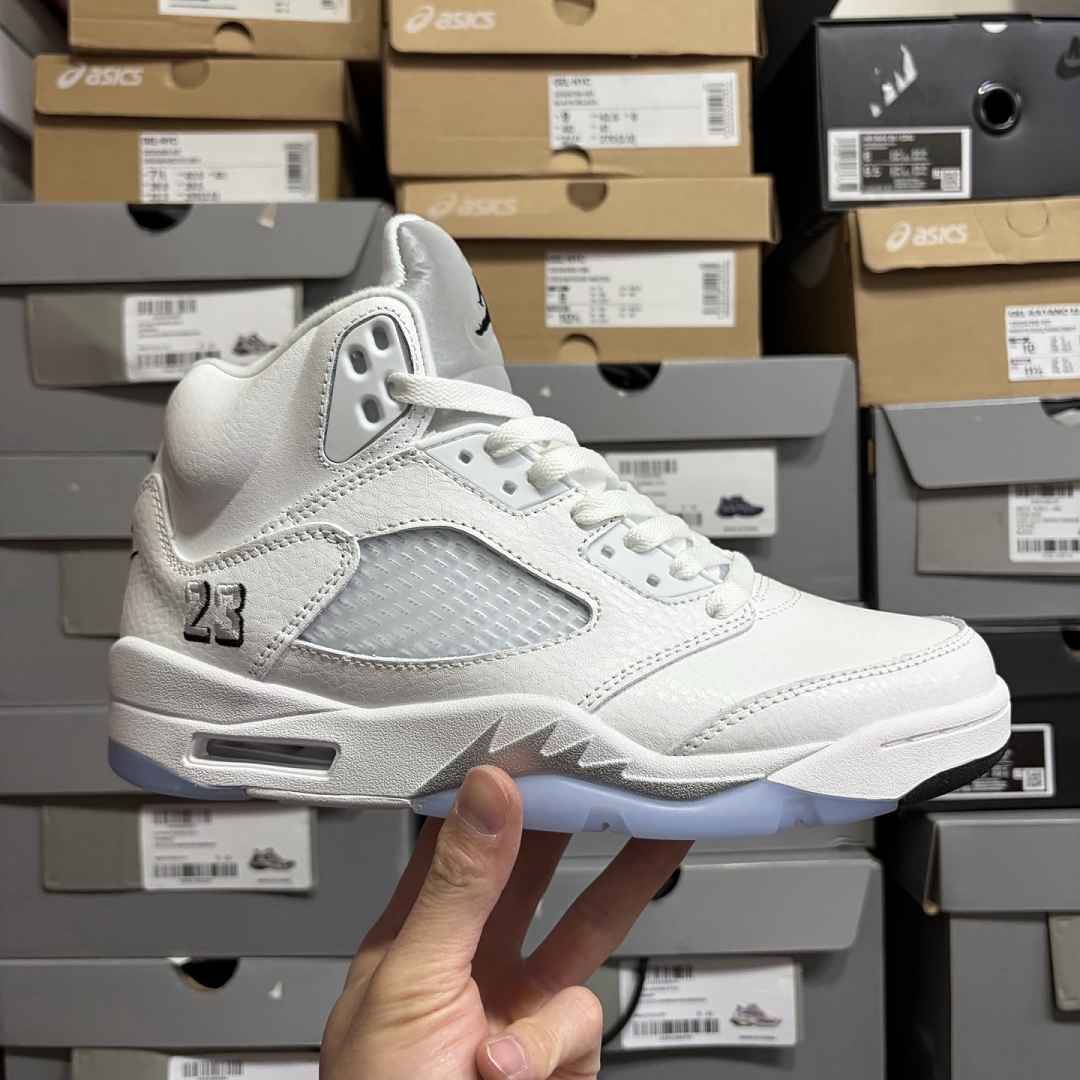 Nike White Metallic - Image 9