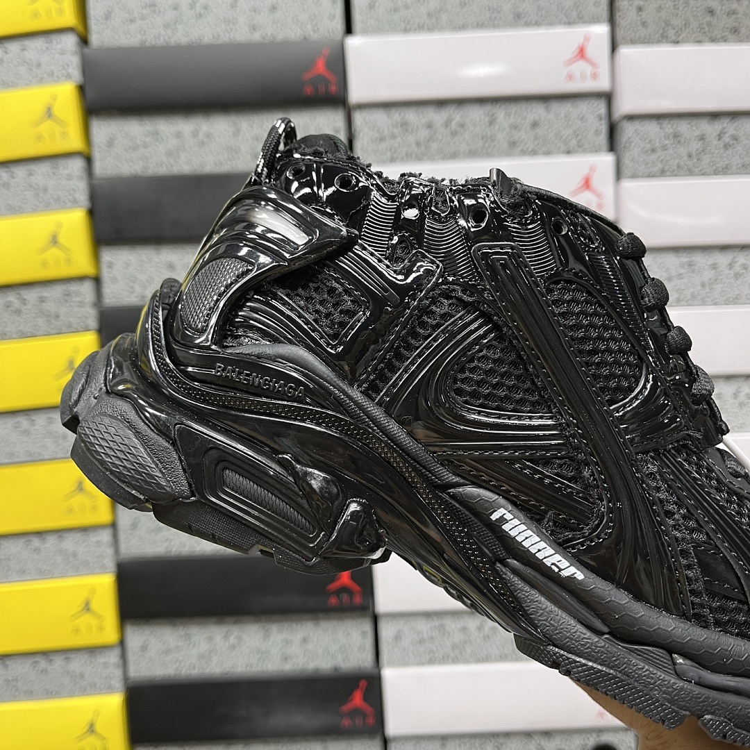 Balenciaga BLCG Runner 7.5 - Image 4