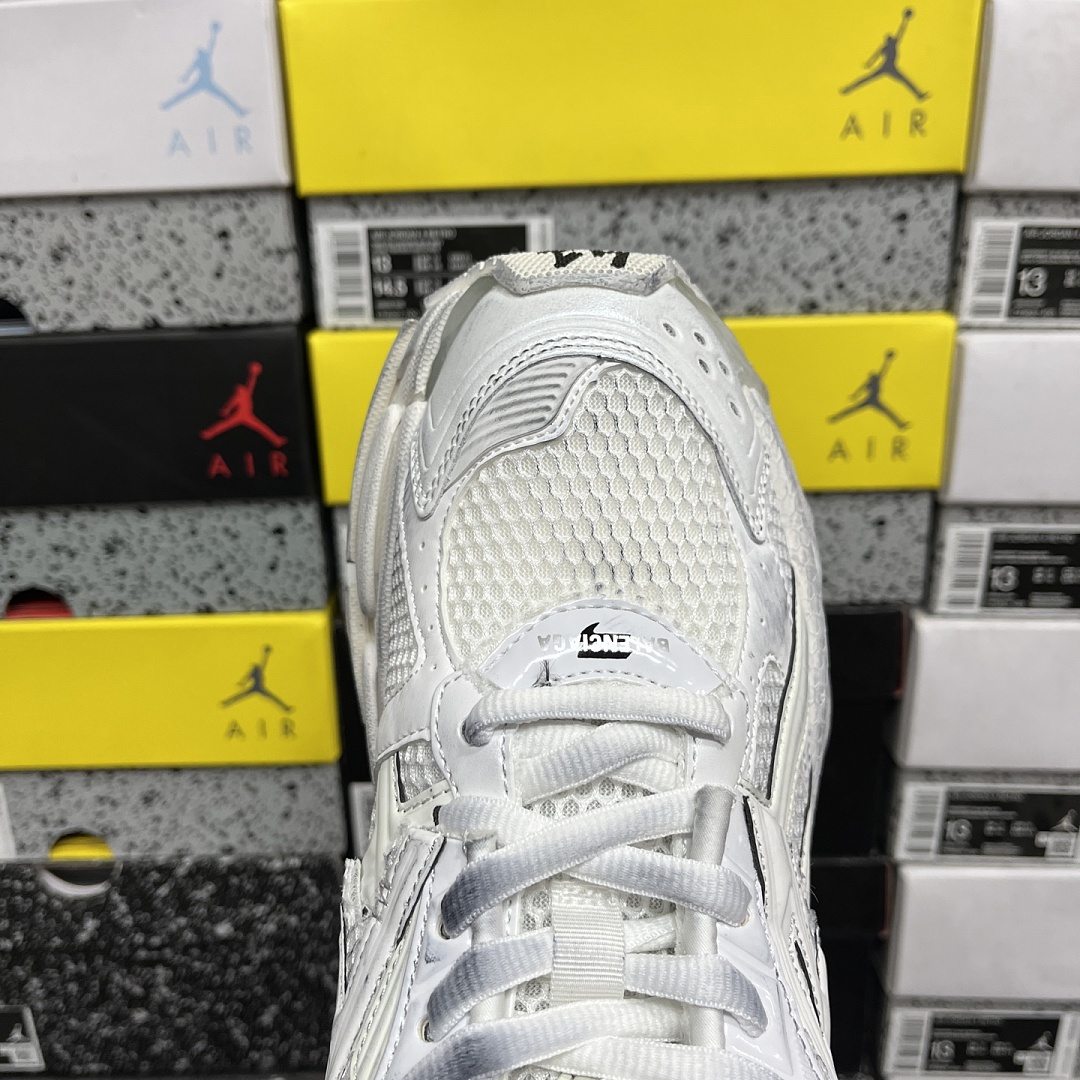 Balenciaga BLCG Runner 7.0 - Image 5