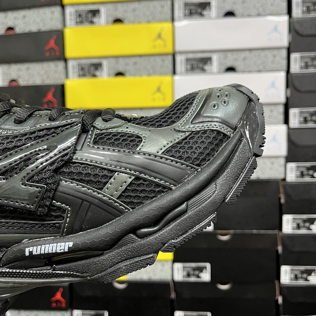 Balenciaga BLCG Runner 7.0 - Image 9
