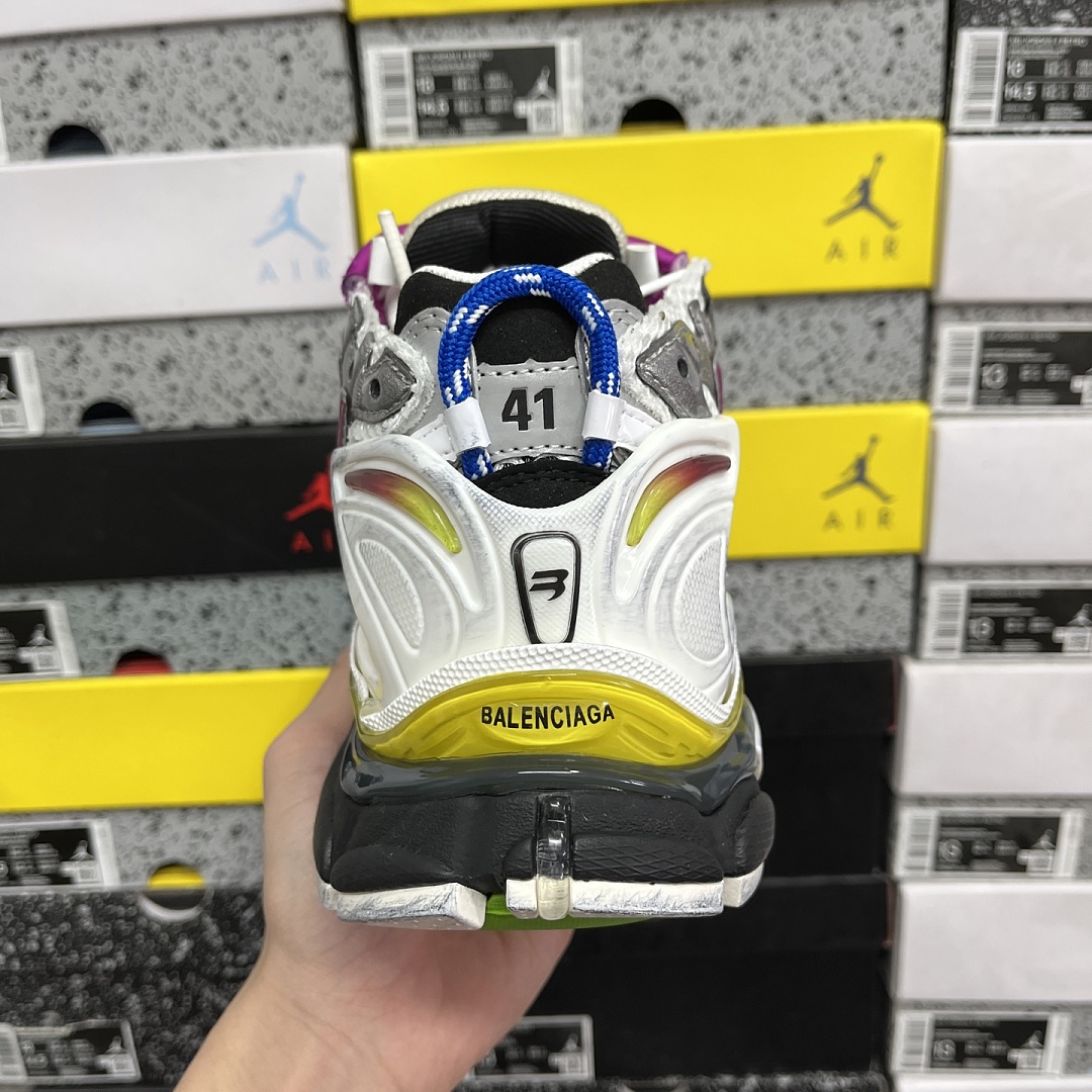 Balenciaga BLCG Runner 7.0 - Image 4