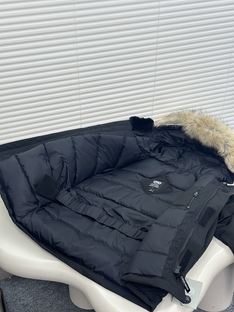 Canada Goose Children's Wear - Image 9