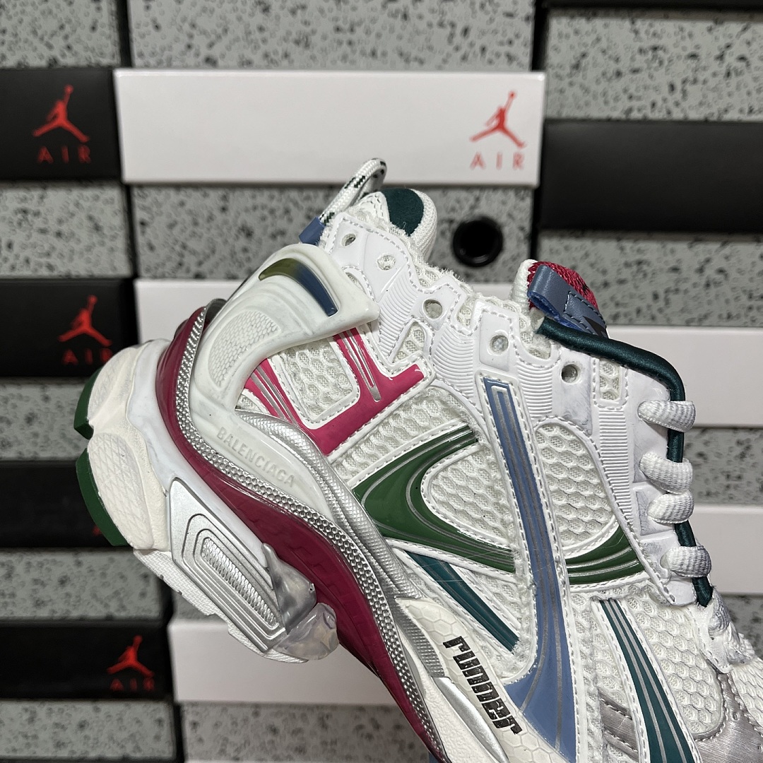 Balenciaga BLCG Runner 7.5 - Image 8