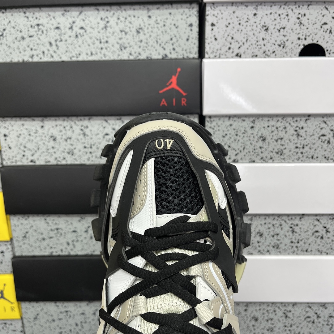 Balenciaga Track - Image 2