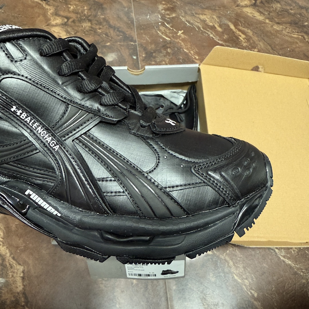 Balenciaga Runner 7.5 - Image 11