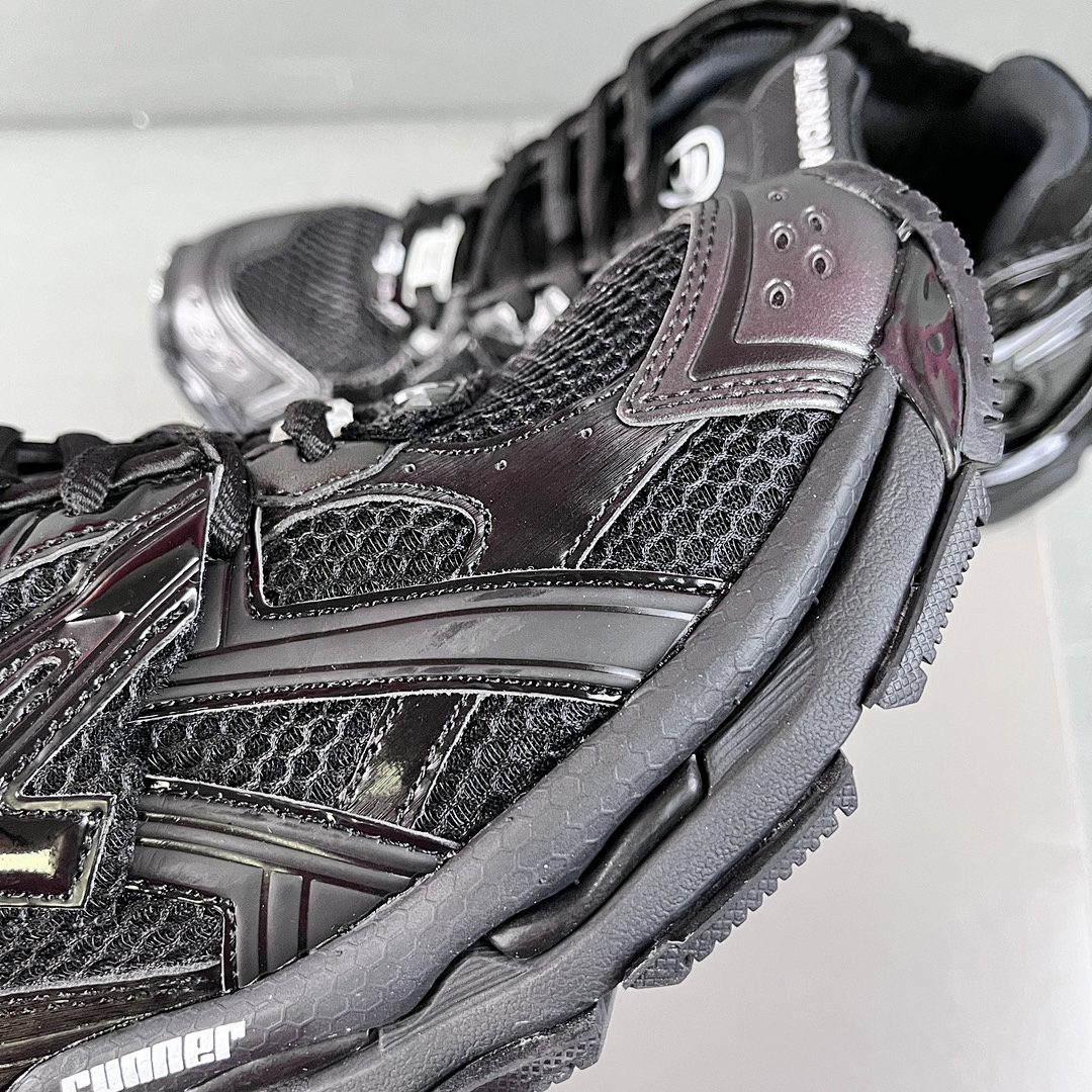 Balenciaga Runner - Image 11