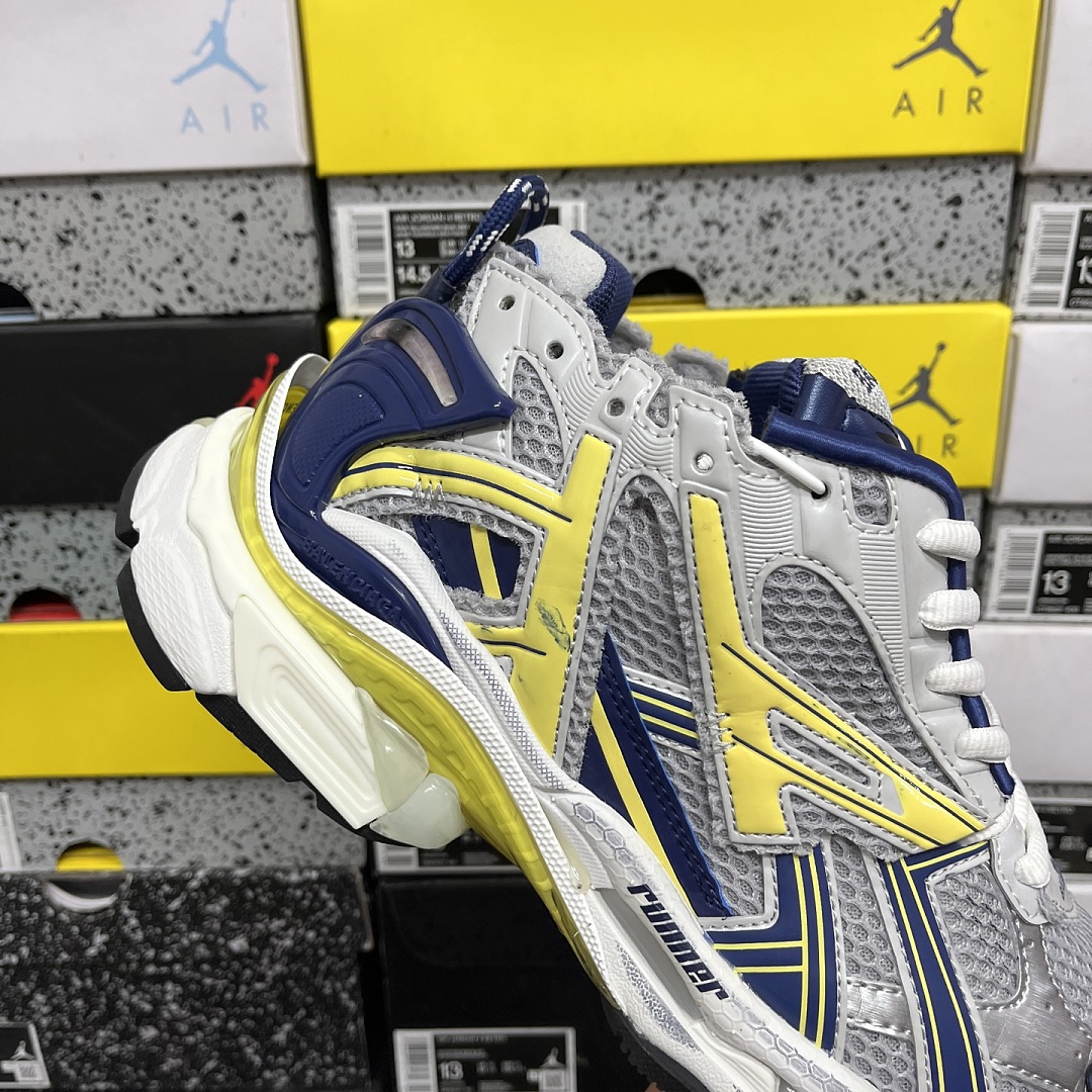 Balenciaga BLCG Runner 7.0 - Image 7