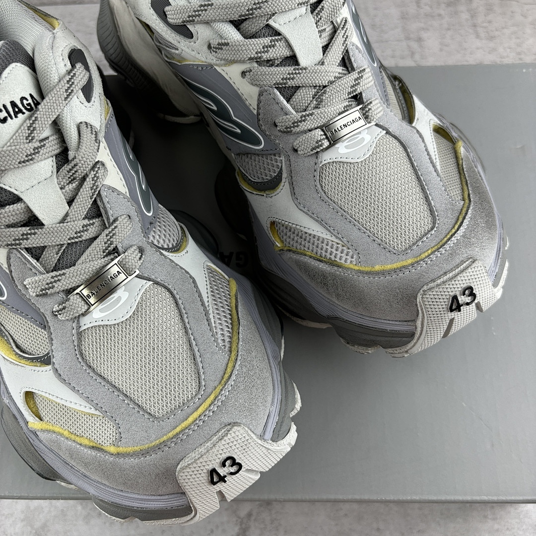 Balenciaga Cargo - Image 16
