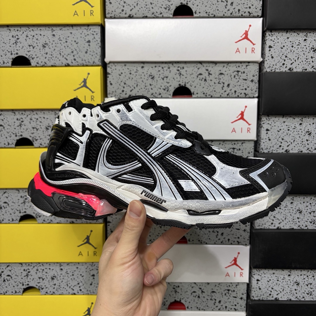 Balenciaga Runner LED 7.5 (Black White) - Image 2