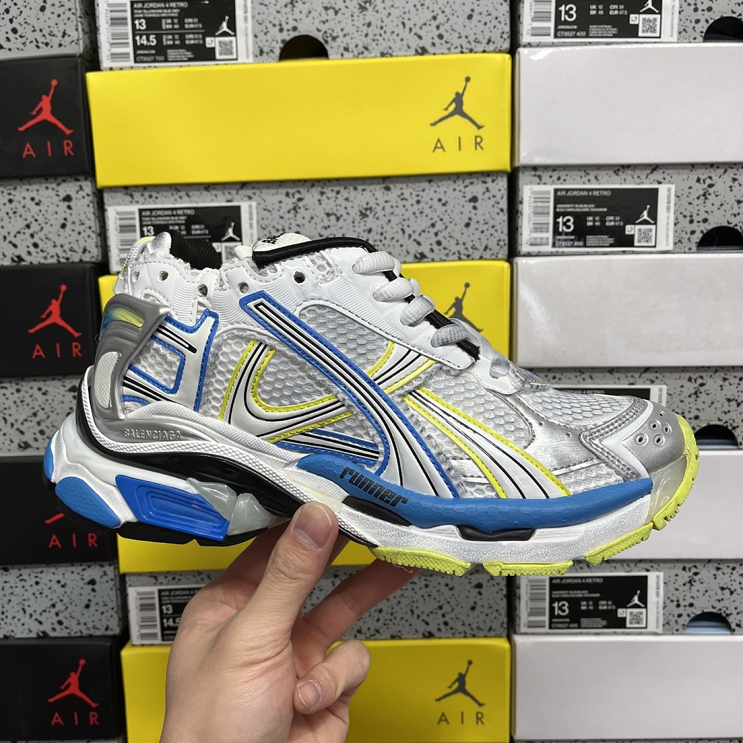 Balenciaga BLCG Runner 7.5 - Image 10