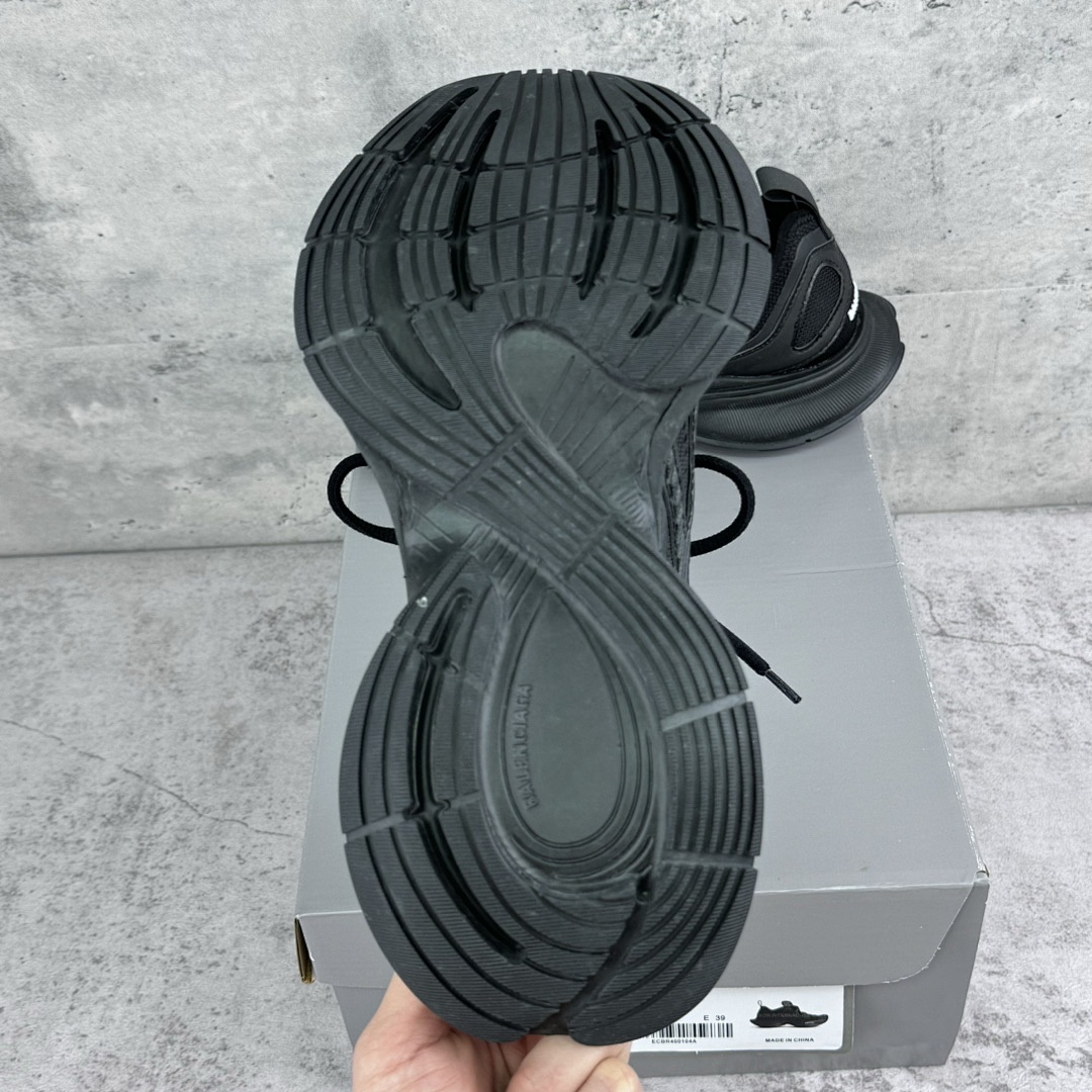 Balenciaga Circuit - Image 4