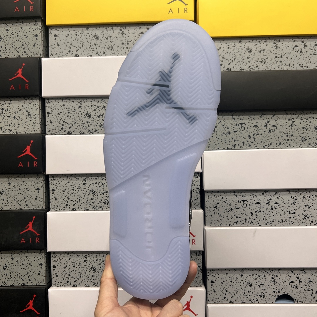 Nike Wolf (Grey) - Image 2