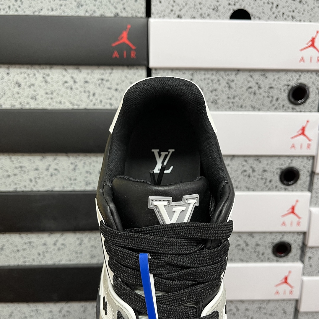 Louis Vuitton Trainer - Image 6