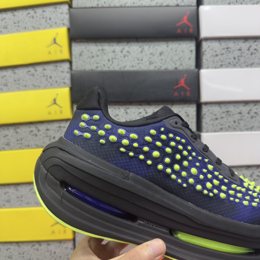 Nike Vomero Premium QS Black Volt Glow - Image 7