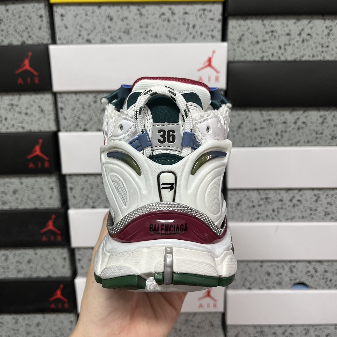 Balenciaga BLCG Runner 7.5 - Image 10