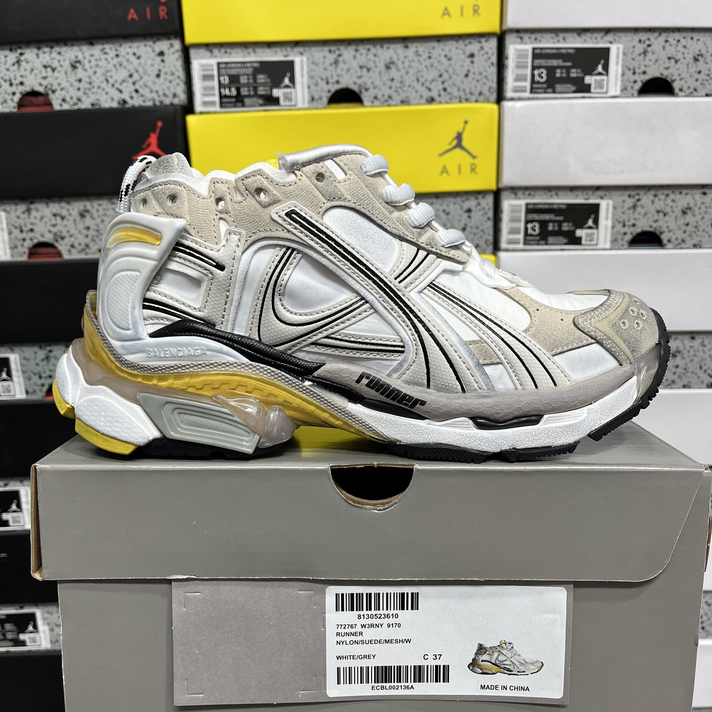 Balenciaga BLCG Runner 7.5 - Image 11