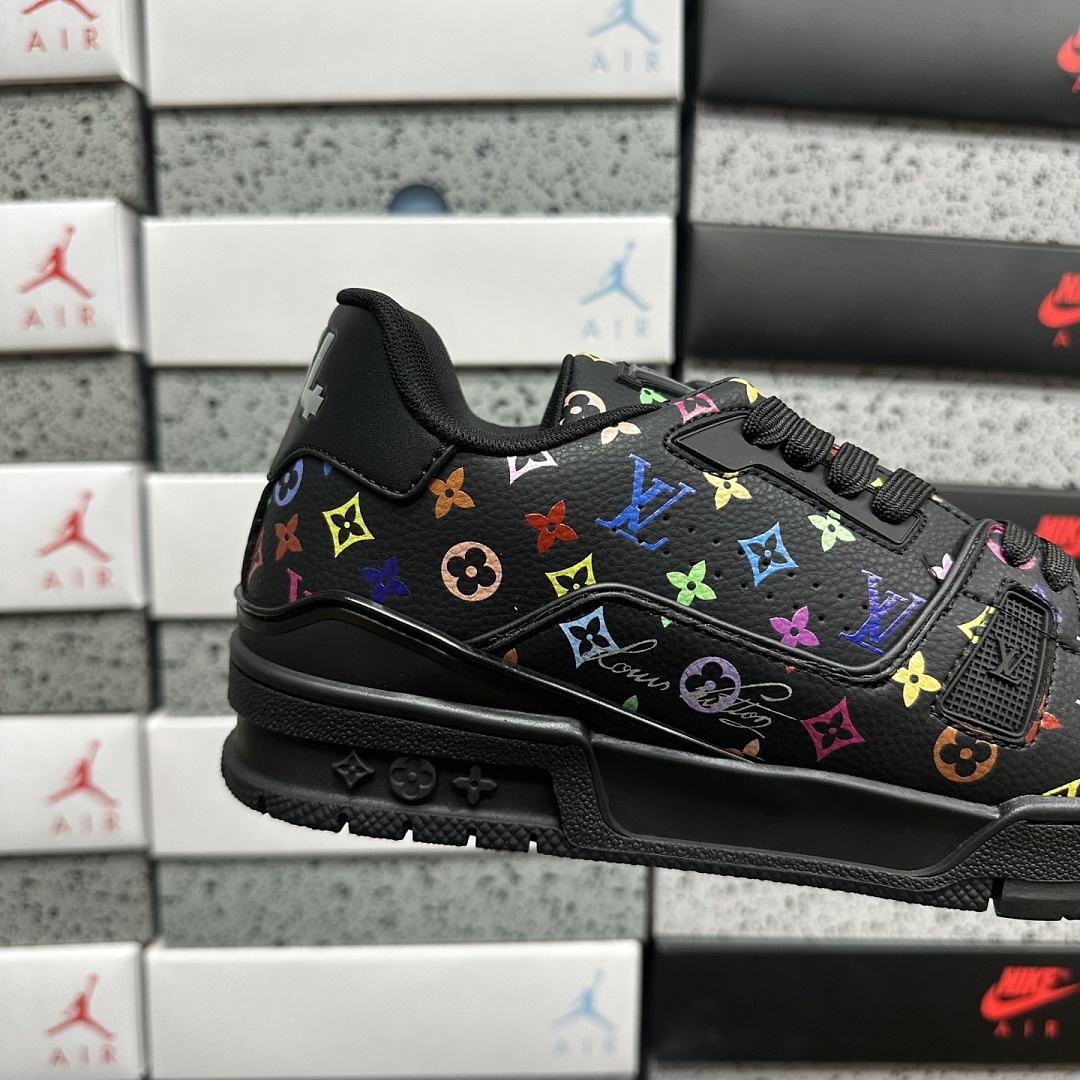 Louis Vuitton Trainer V2-14 - Image 2