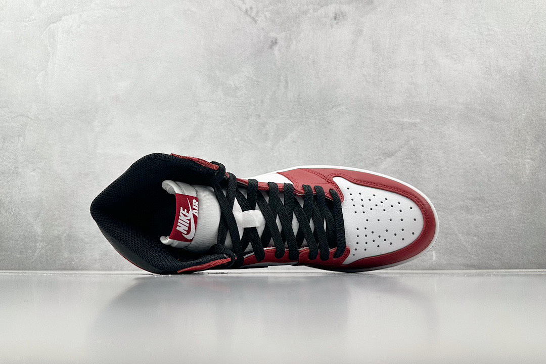 Chanel Air Jordan AJ1 Retro High - Image 3