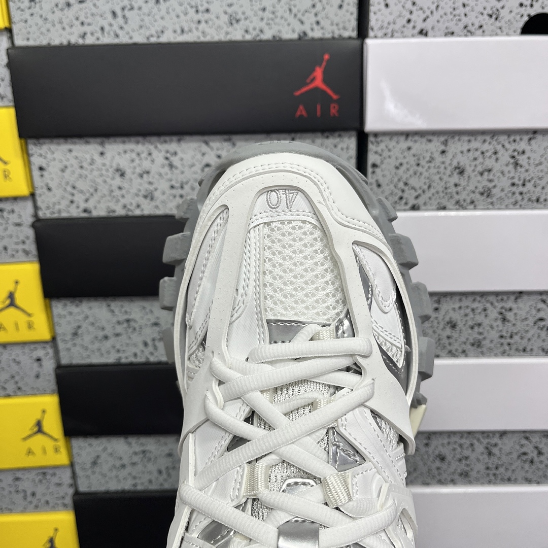 Balenciaga Track - Image 4