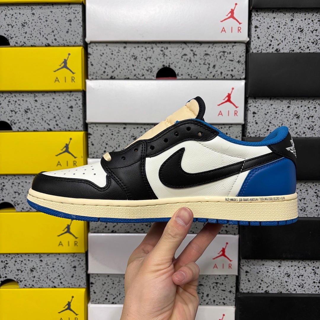 Nike Fragment X Travis Scott 1 - Image 3