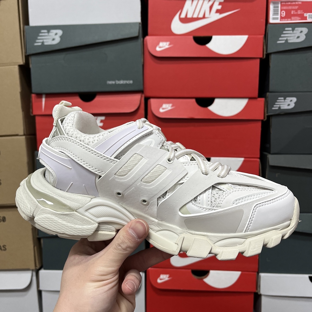 Balenciaga BLCG Track - Image 20
