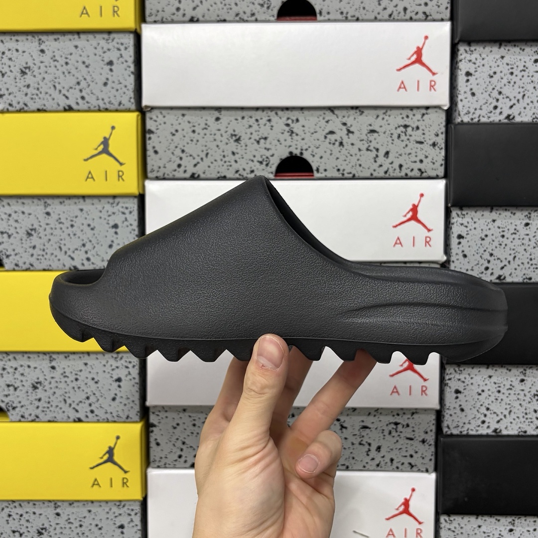 Adidas Yeezy Slide Onyx Slides Black (Matte) - Image 6