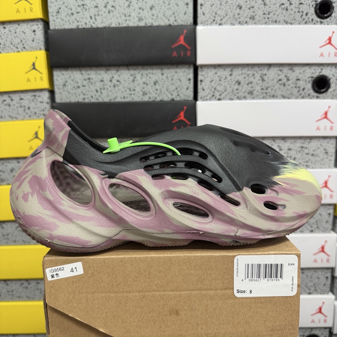 Adidas Slide/Foam Runner - Image 62