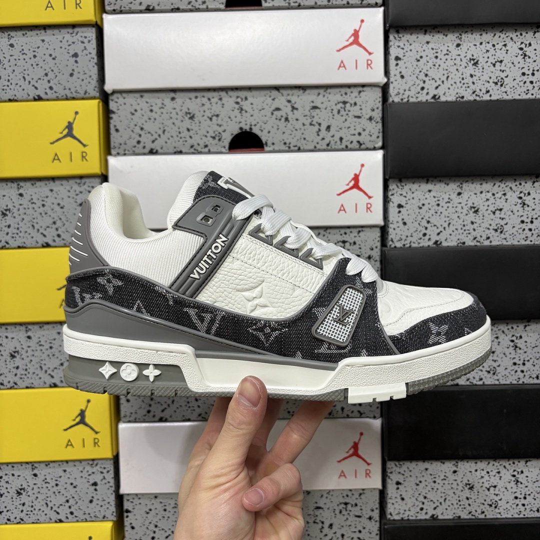 Louis Vuitton Trainer - Image 5