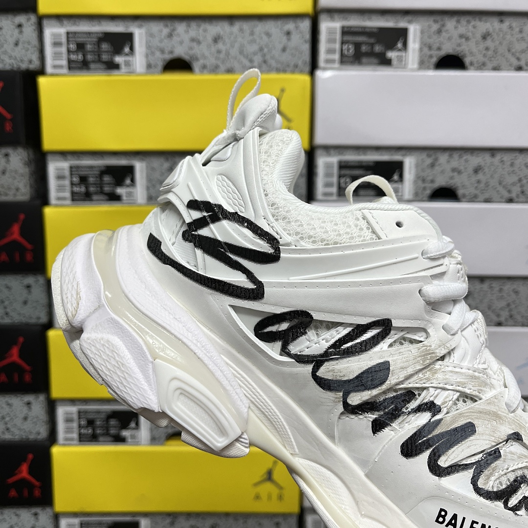 Balenciaga BLCG Track 3.0 - Image 5