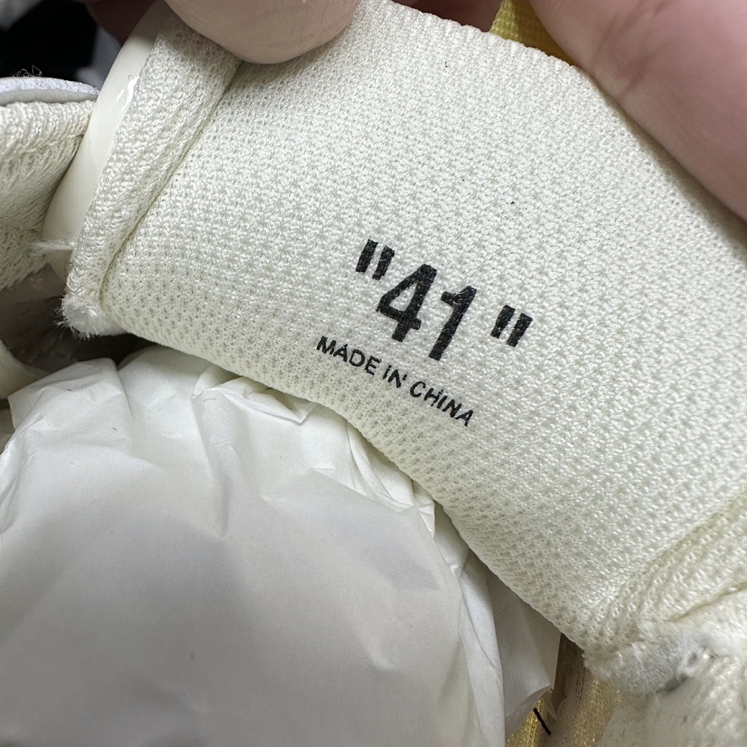 Off-White Be Right Back - Image 2