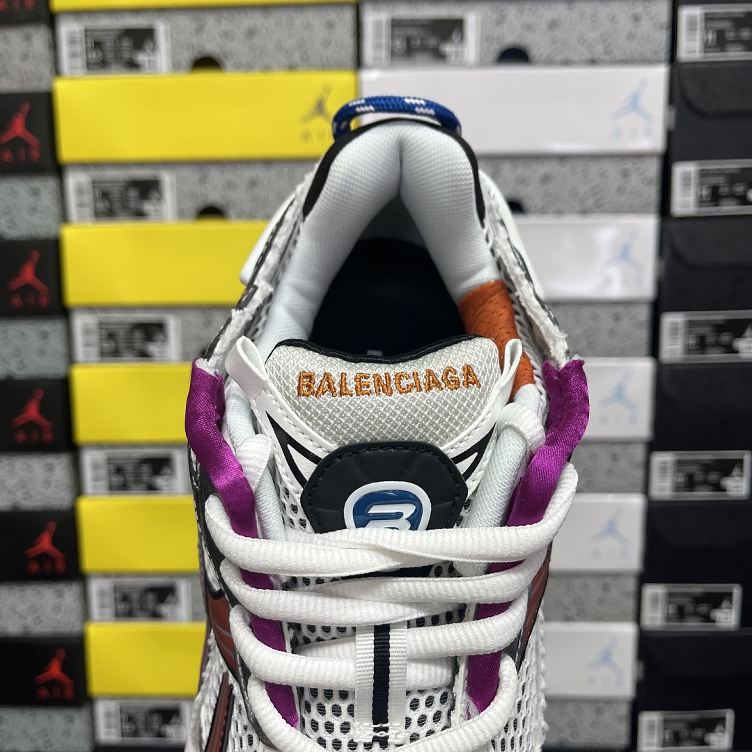 Balenciaga BLCG Runner 7.5 - Image 9