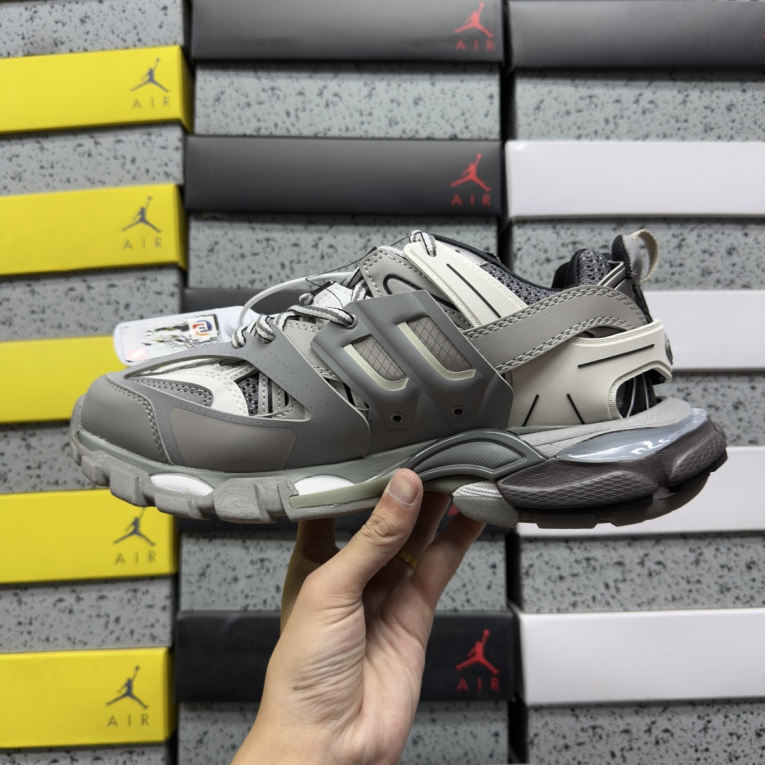 Balenciaga BLCG Track LED 3.0 (Grey) - Image 7