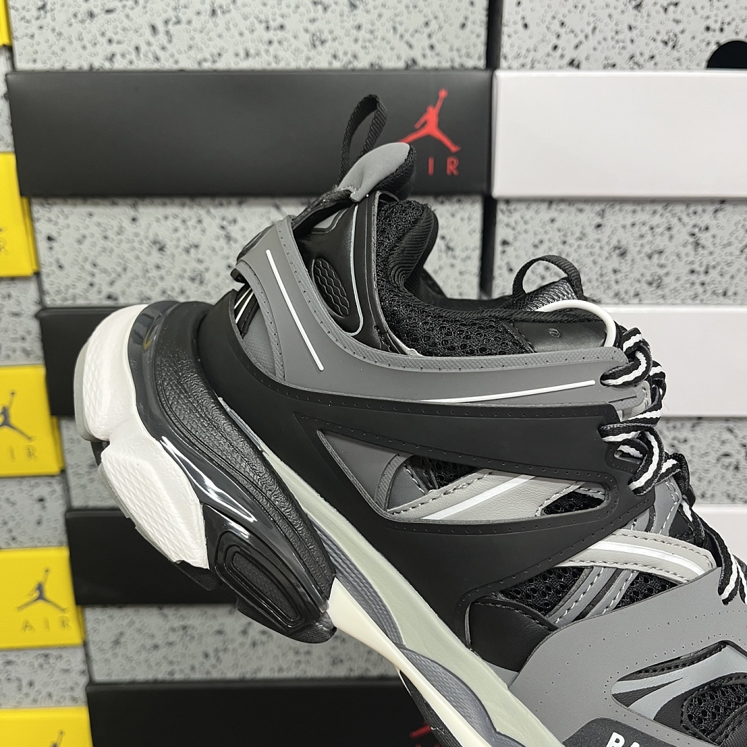 Balenciaga Track - Image 4