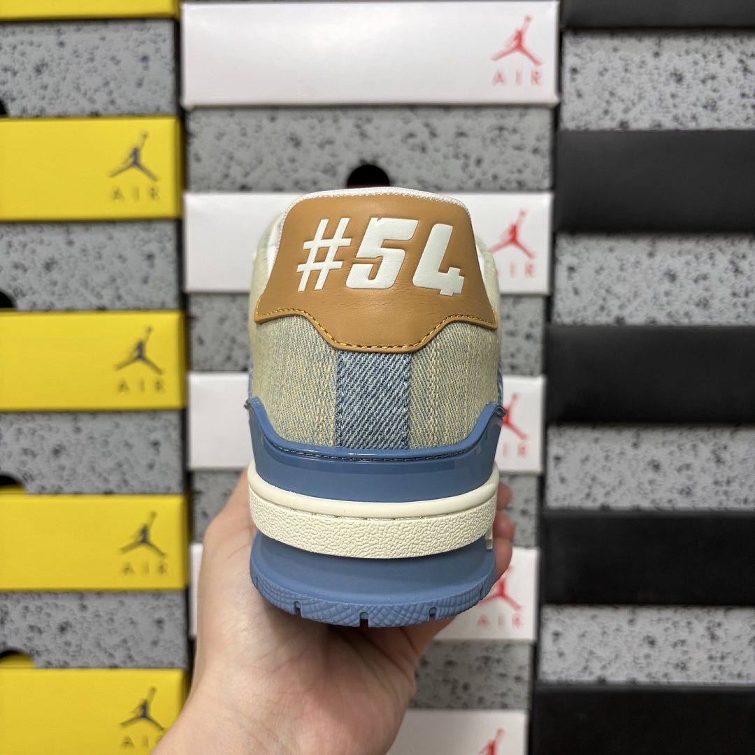 Louis Vuitton Trainer - Image 4