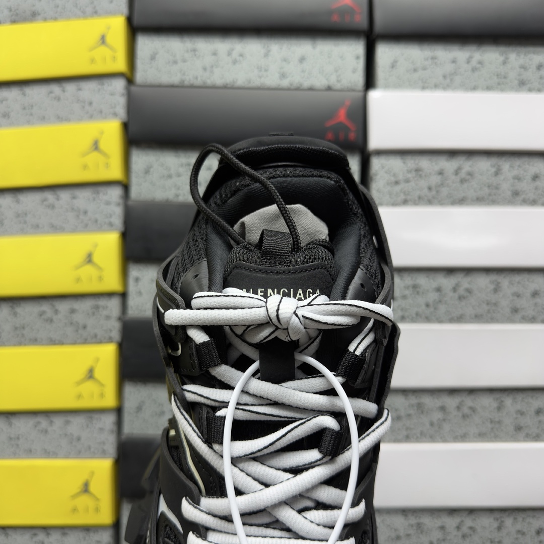 Balenciaga BLCG Track LED 3.0 (Black White) - Image 6