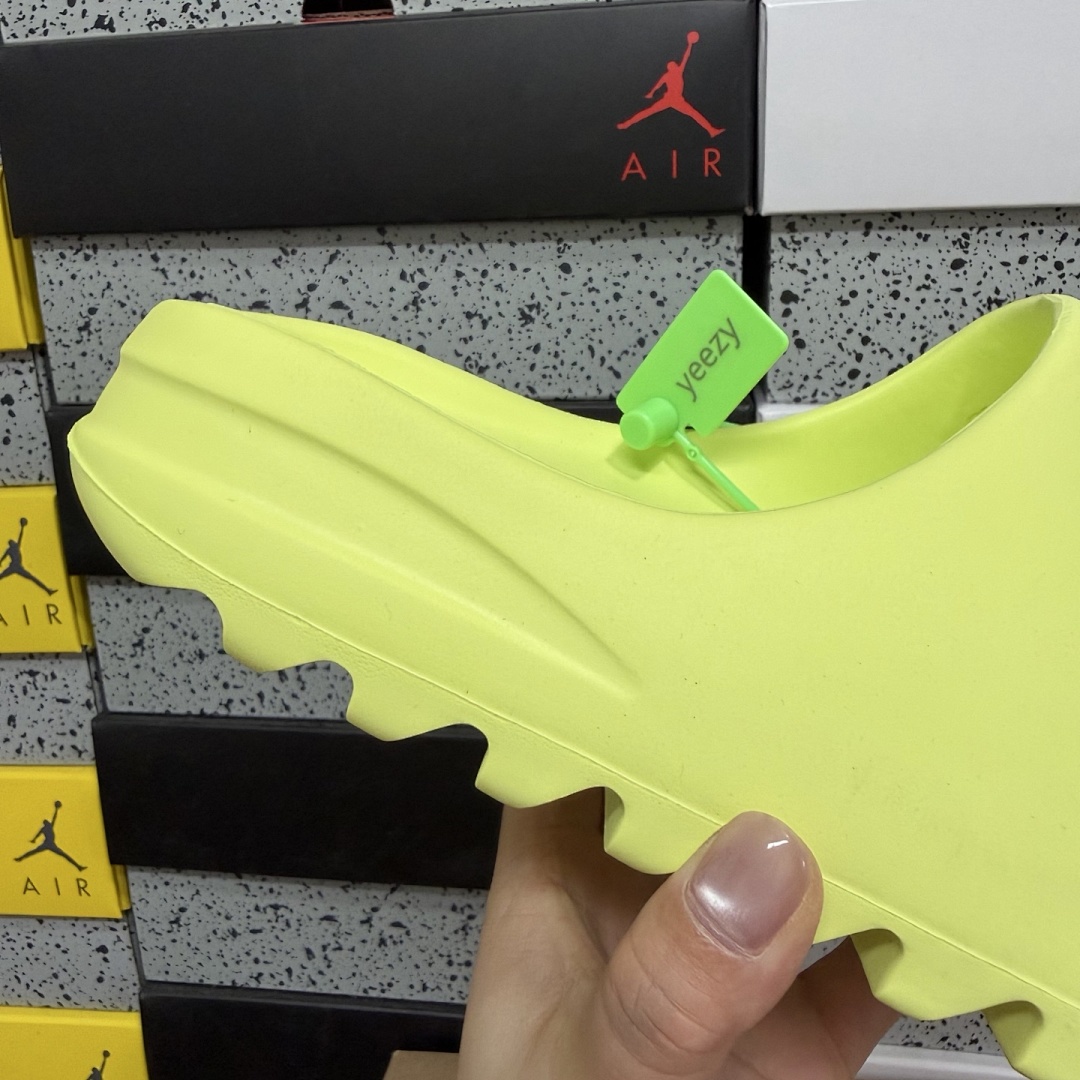 Adidas Slide/Foam Runner - Image 85