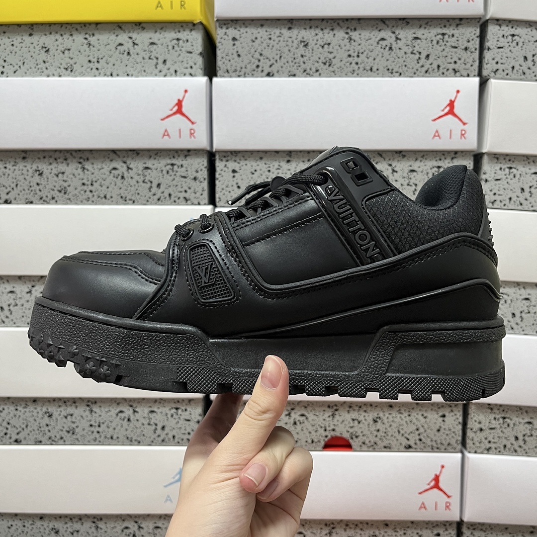 Louis Vuitton Trainer Maxi (Black) - Image 4
