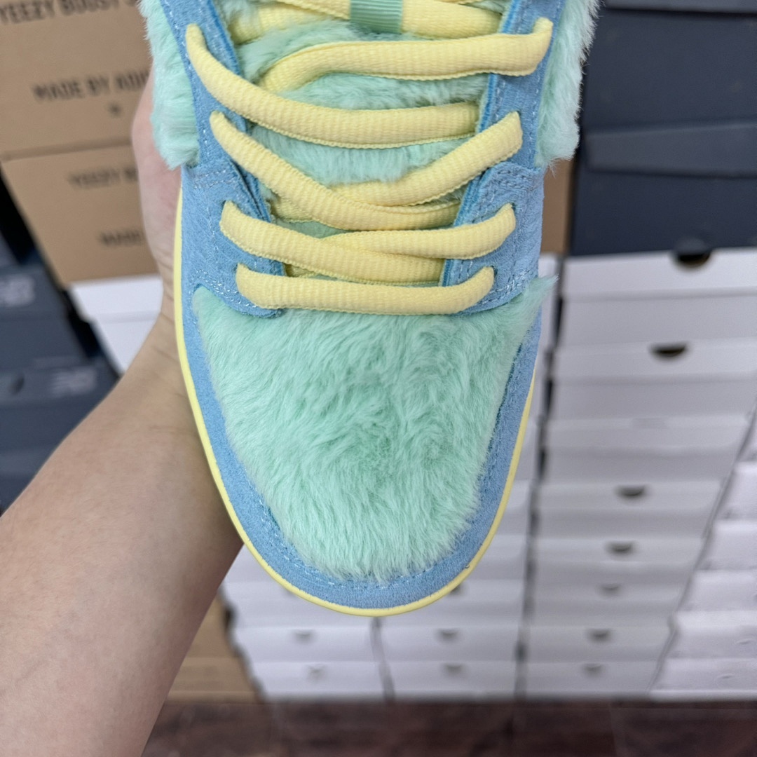 Nike Verdy X Nike SB Dunk Low - Image 15