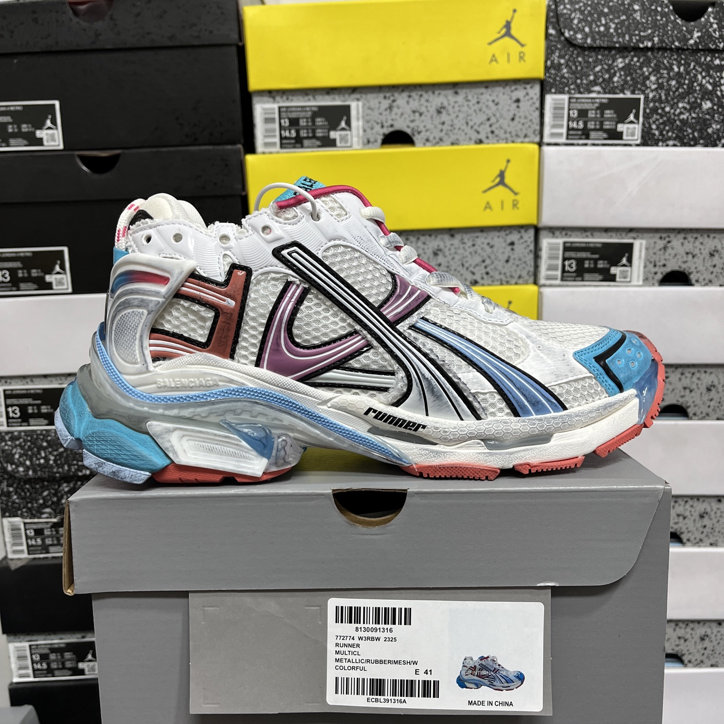 Balenciaga BLCG Runner 7.5 - Image 11
