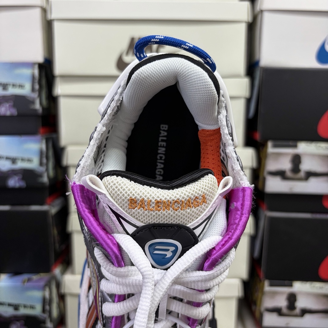 Balenciaga BLCG Runner7.0 - Image 64