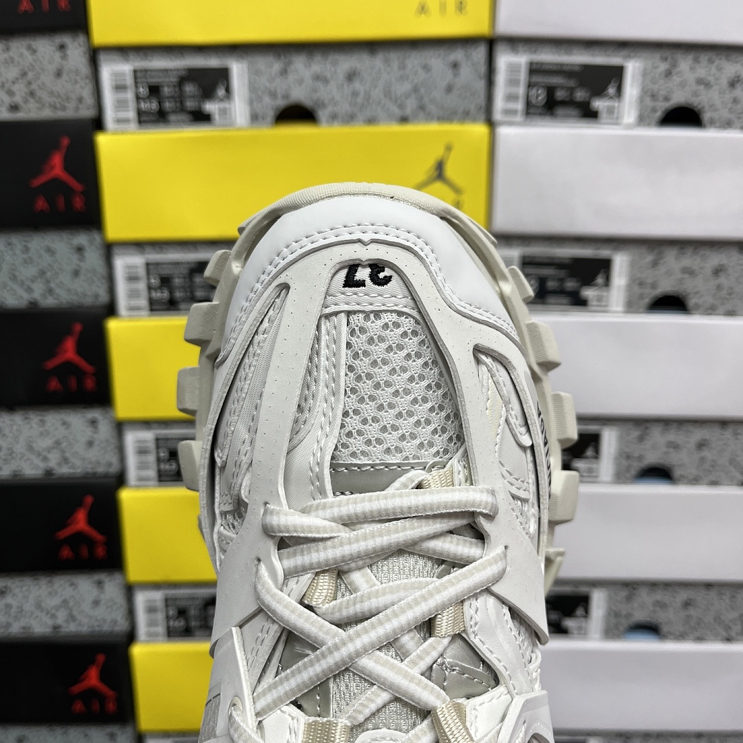 Balenciaga BLCG Track 3.0 White LED - Image 5