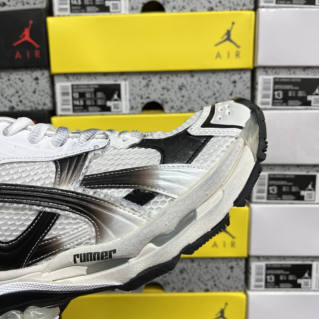 Balenciaga BLCG Runner 7.5 - Image 5