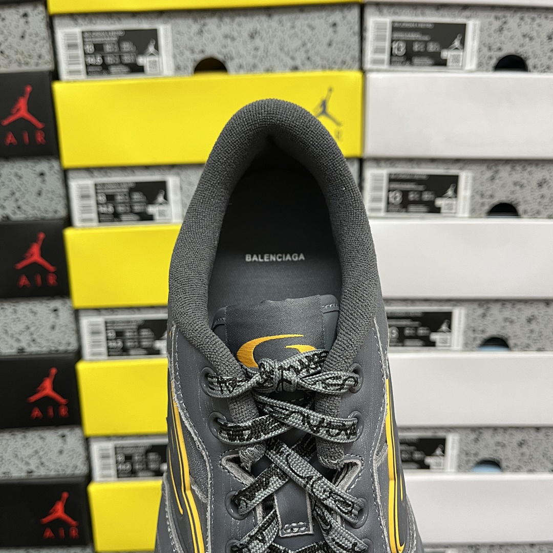 Balenciaga Hamptons Sneakers - Image 5