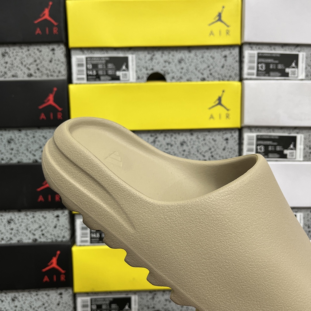 Adidas Kanye West X Yeezy Slide "Resin" - Image 4
