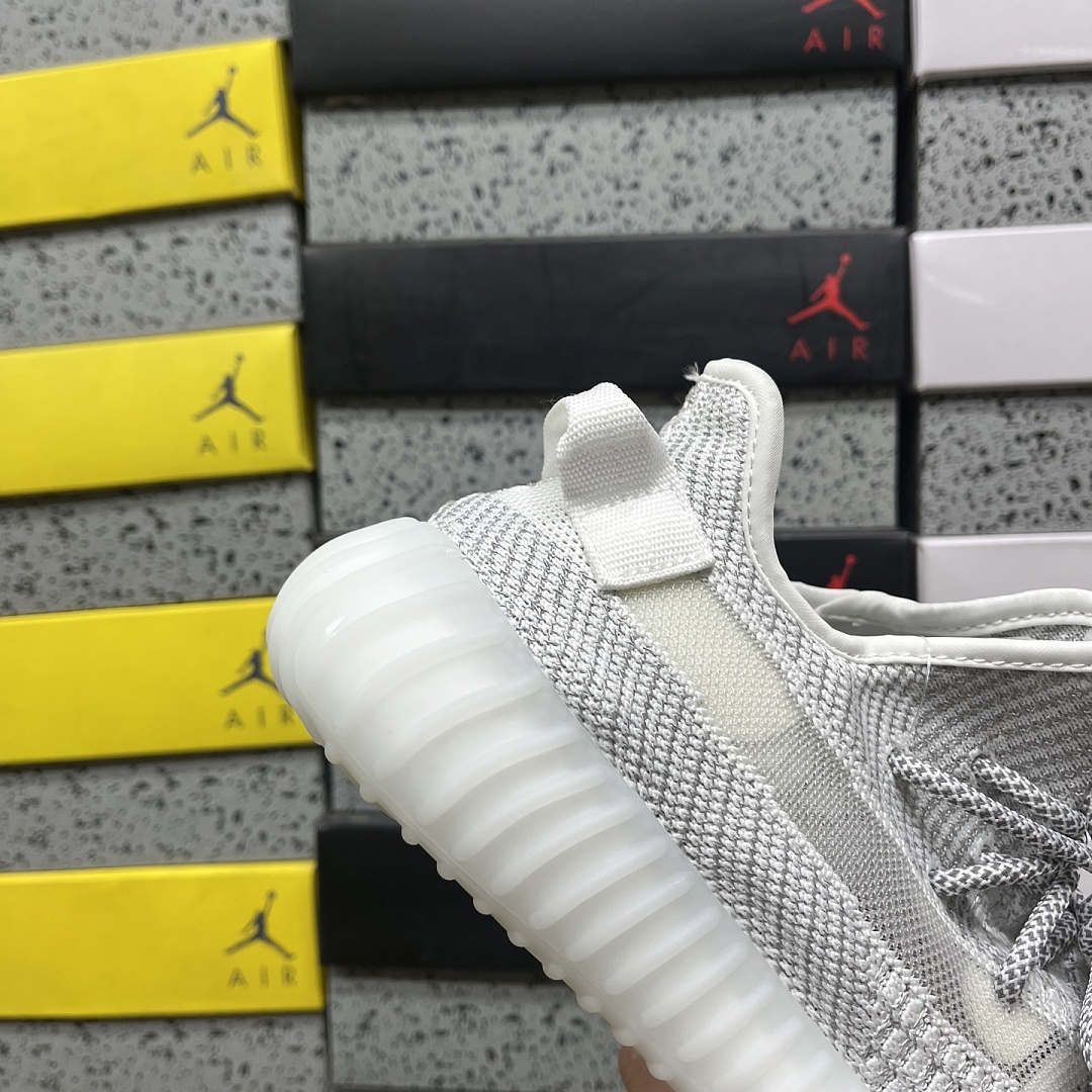 Adidas Yeezy Boost 350 V2 - Image 3