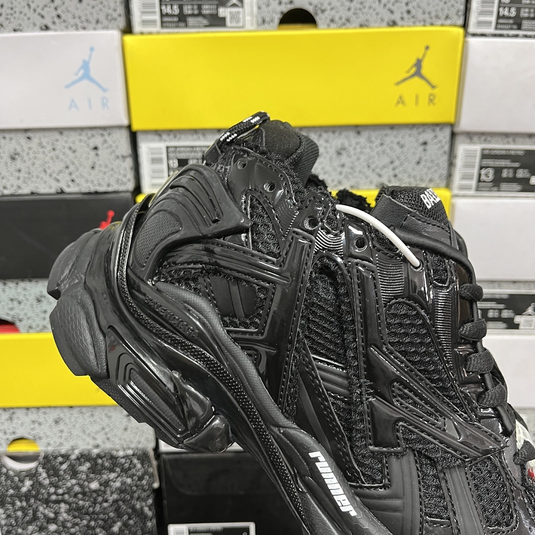 Balenciaga BLCG Runner 7.0 - Image 2