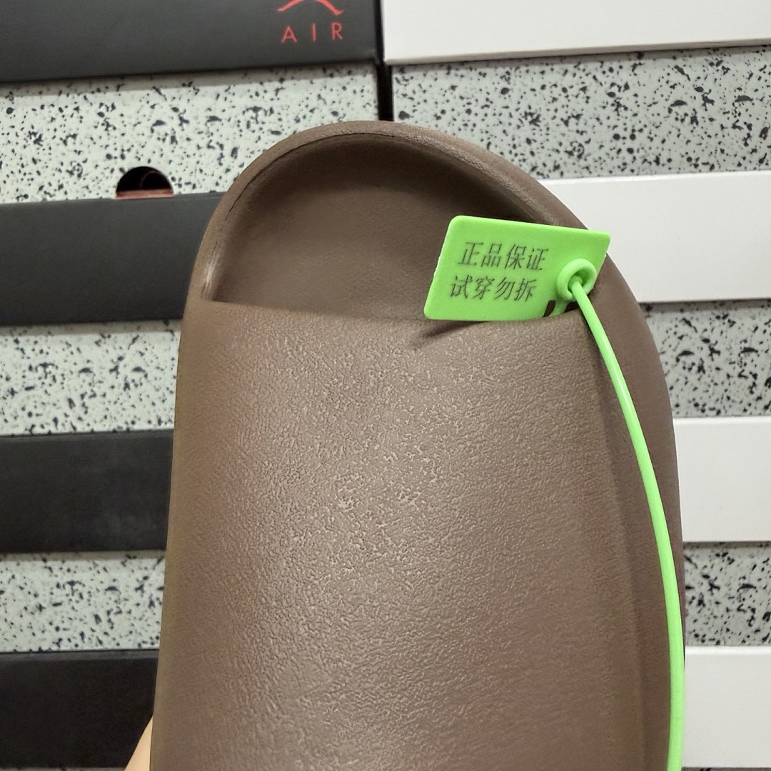 Adidas Slide/Foam Runner - Image 96