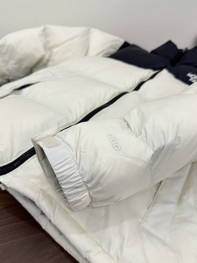 Chanel The North Face 1996 Retro Nuptse 700 Fill Packable Jacket - Image 93