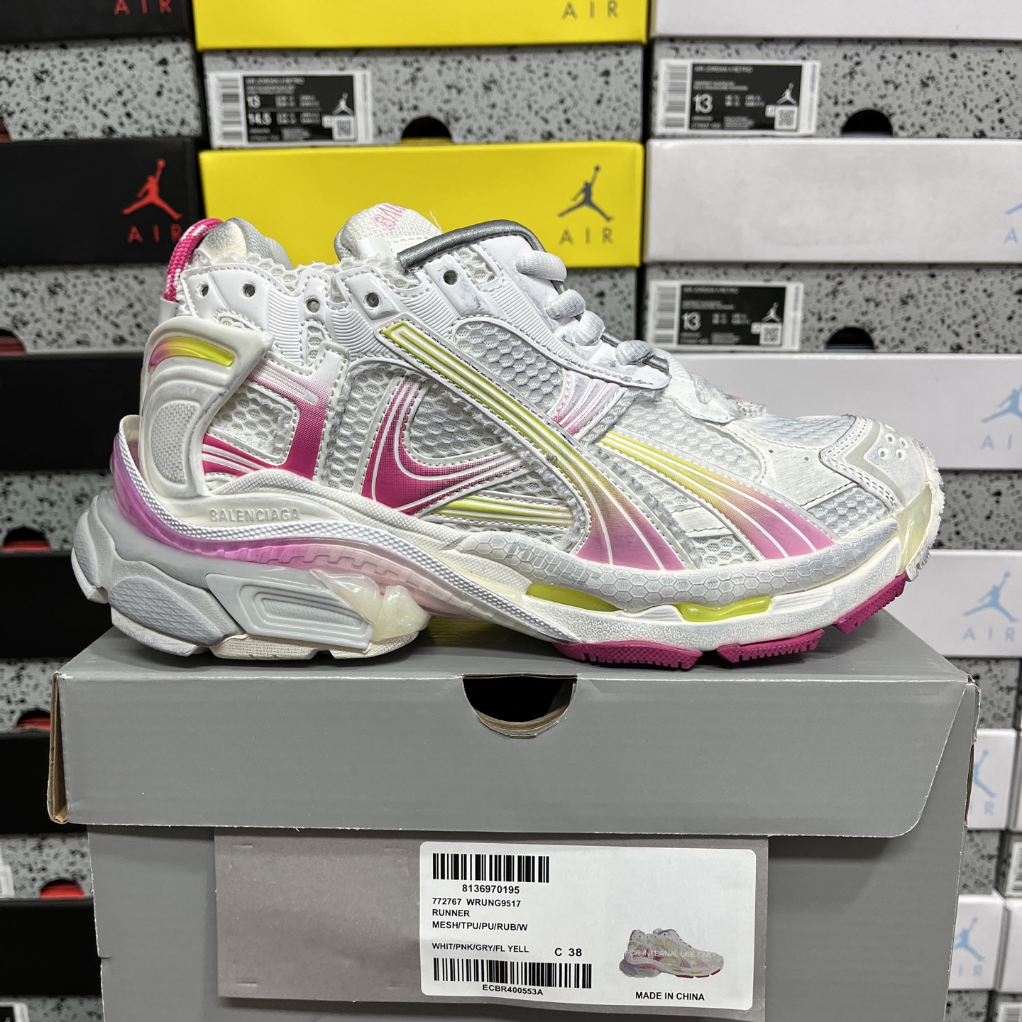 Balenciaga BLCG Runner 7.5 - Image 11